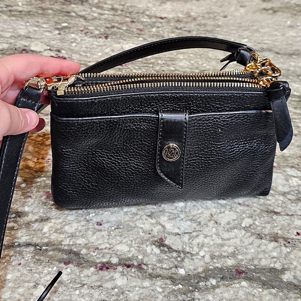 Sleek Black Leather Crossbody PURSE-Michael Kors